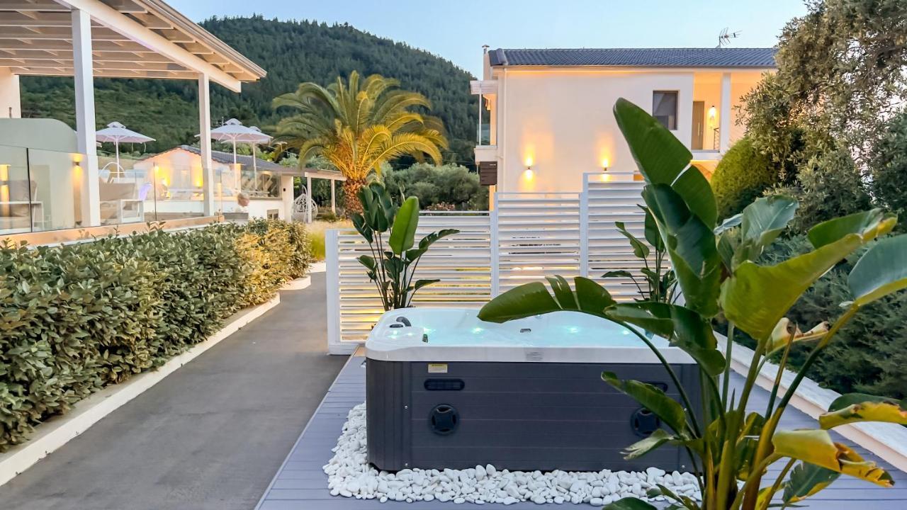 Pachis Escape Suites 外观 照片